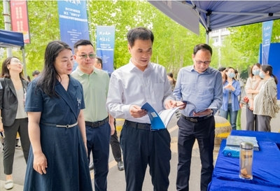 武漢市2025年“學子聚漢”工程武漢城市職業學院專場招聘會在校舉行